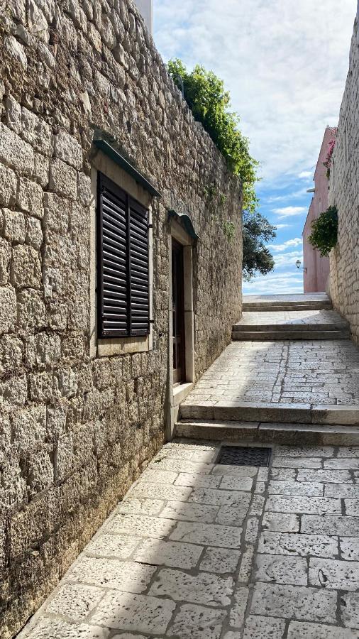 Arbe Downtown Apartment Rab Town Bagian luar foto