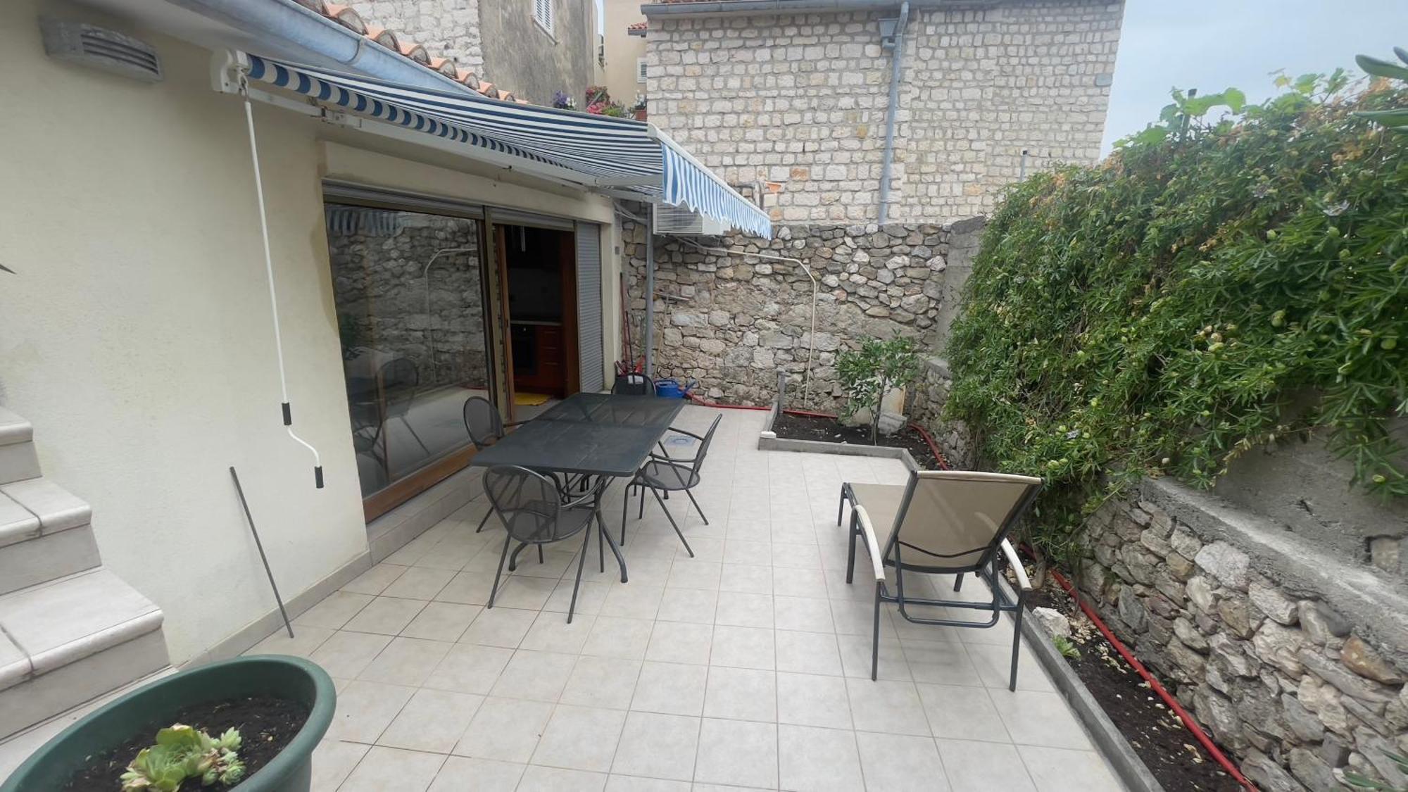 Arbe Downtown Apartment Rab Town Bagian luar foto